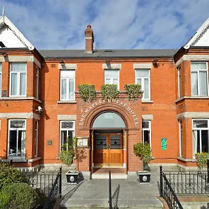 Maples House *** Dublin